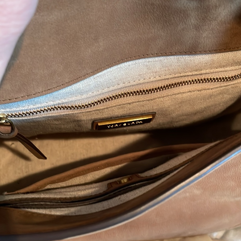 Tory Burch gorgeous bag and dust cloth - Picture 3 of 7